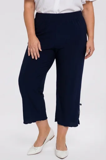Pantaloni bleumarin 3/4 cu volane și fundă