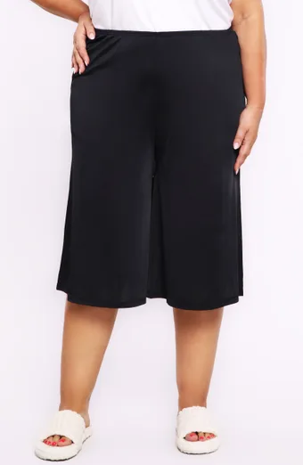 Pantaloni semi-aluneci în culoarea neagră Mewa