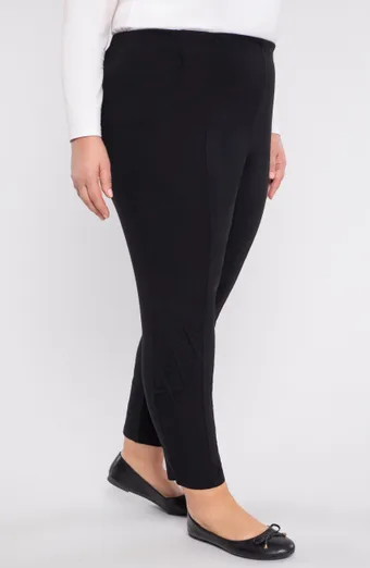 Pantaloni negri cu buzunare