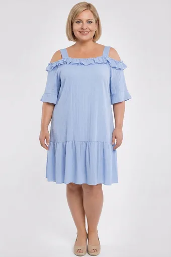 Rochie albastră cu umerii goi și volane
