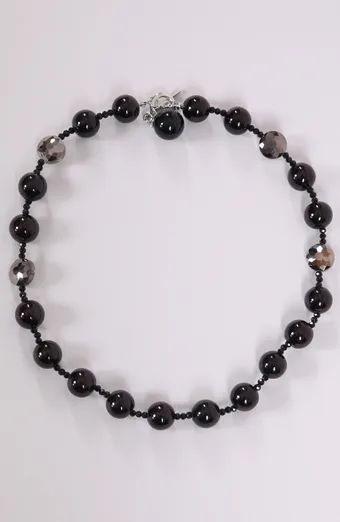 Colier de coral negru