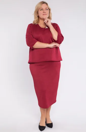 Set Burgundy cu o broșă