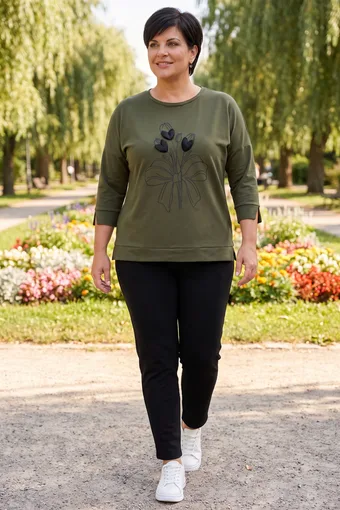Trening verde închis cu aplicații florale
