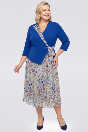 O sacou asemănătoare unei jachete cu un model colorat