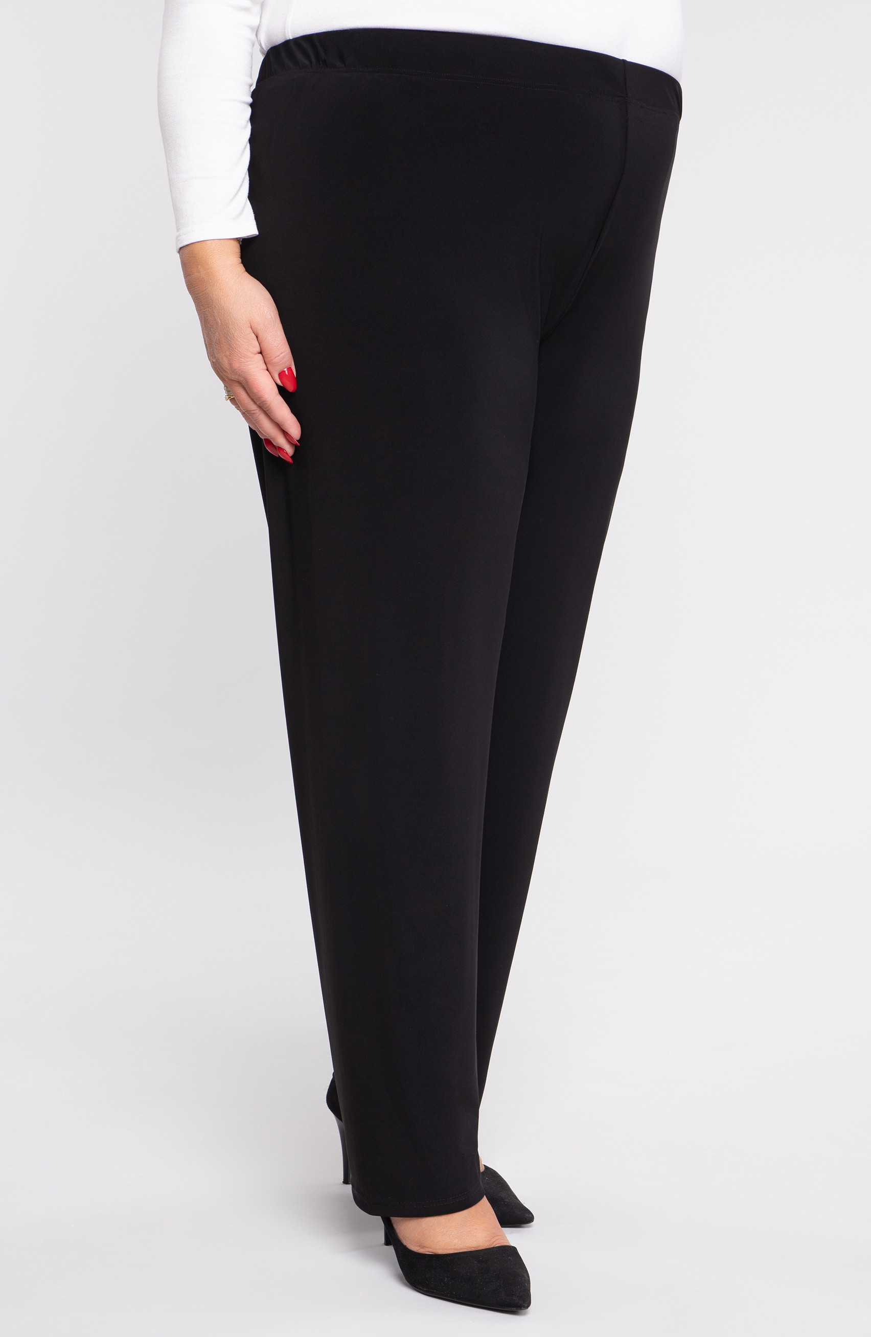 Pantaloni negri din material moale tricotat