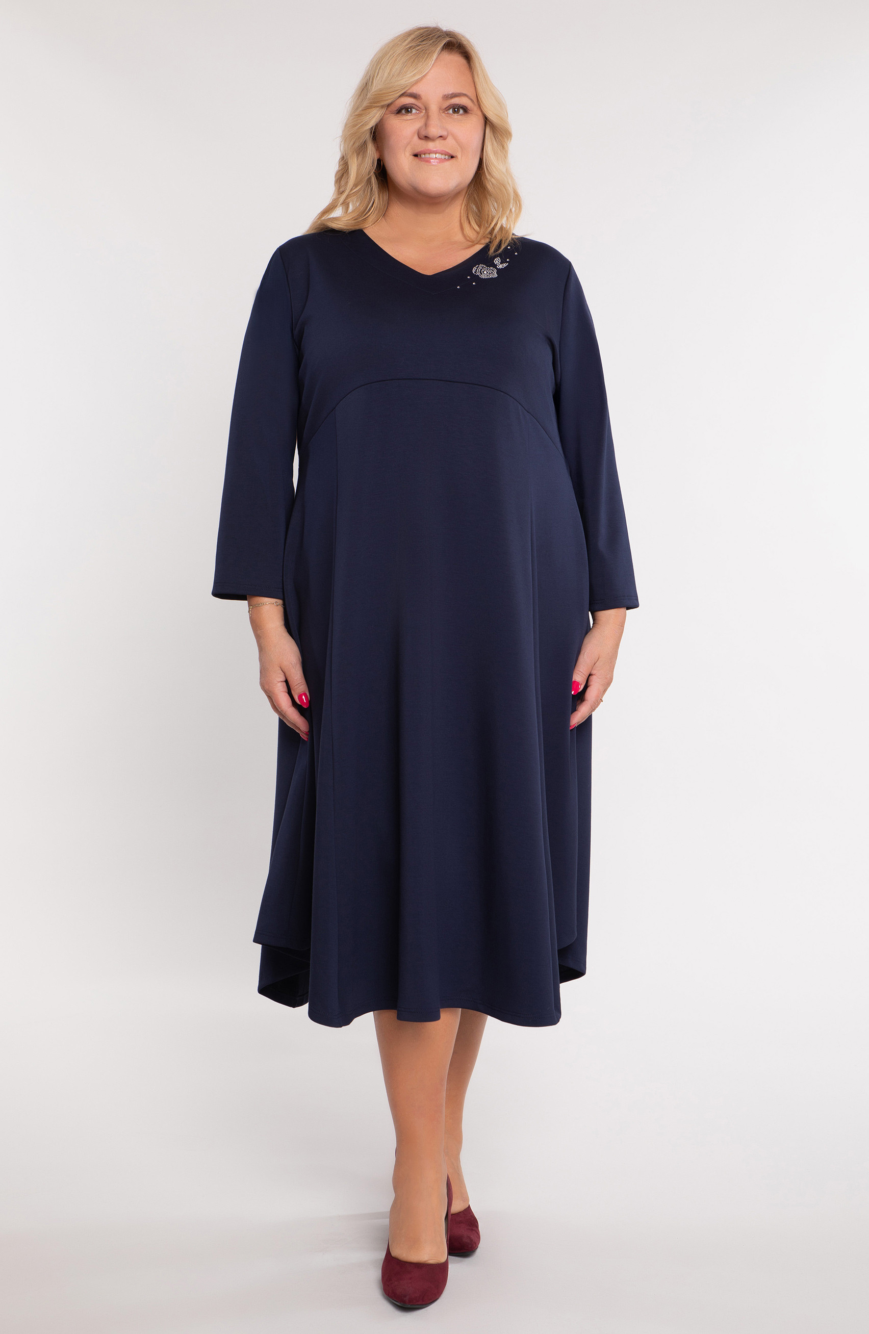 Rochie bleumarin cu floare cu strasuri