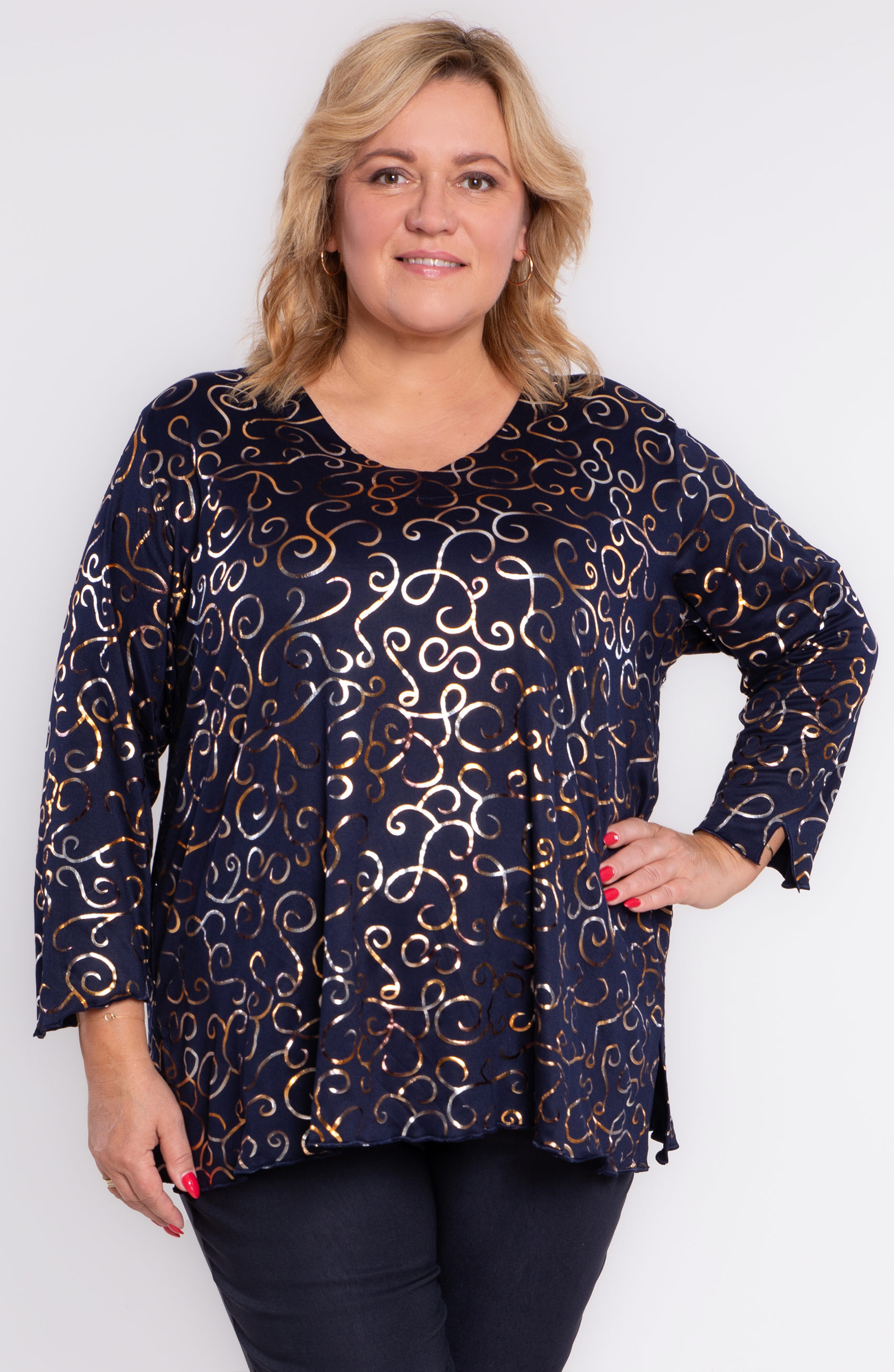 Bluză bleumarin cu model auriu