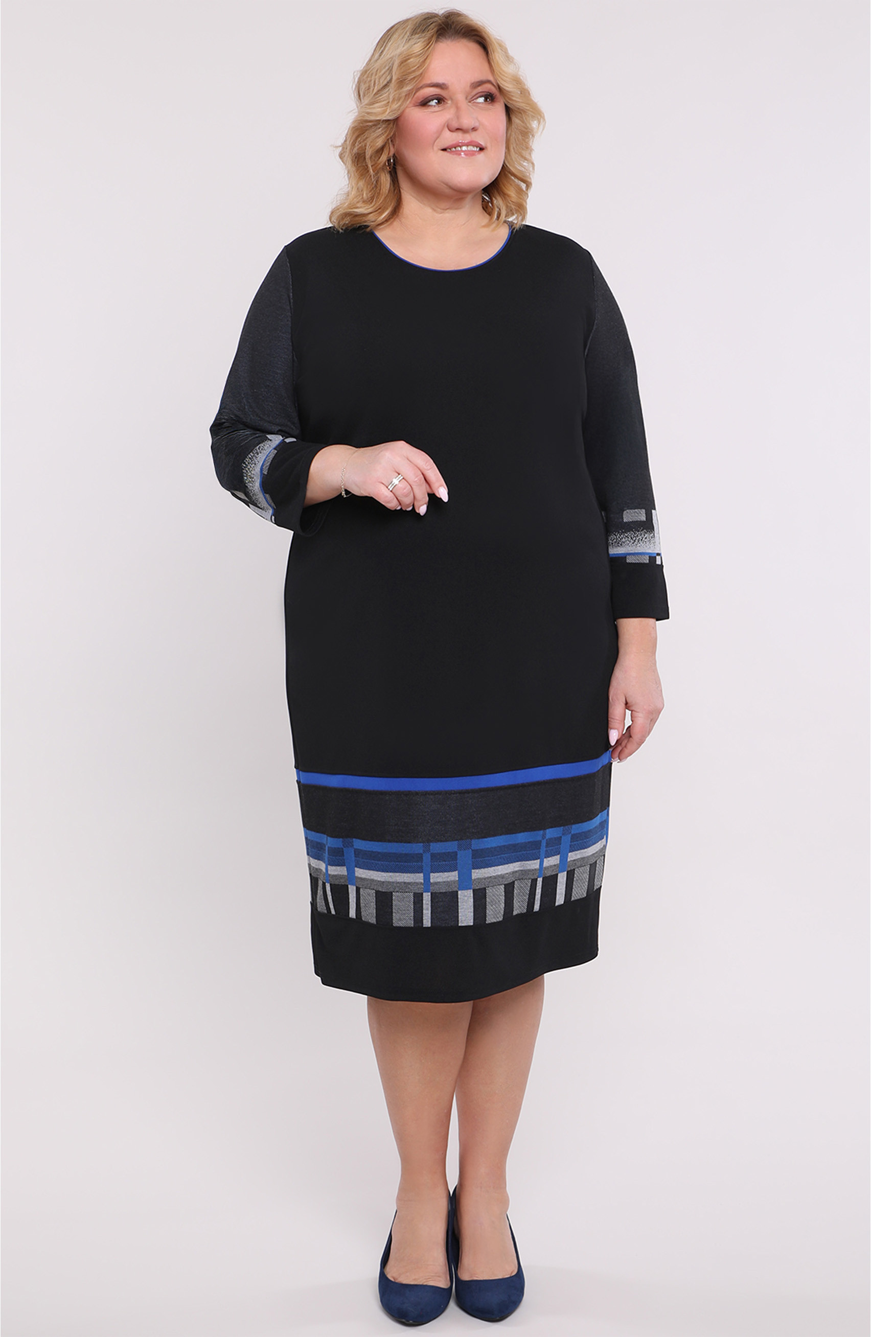 Rochie neagra cu maneci decorative