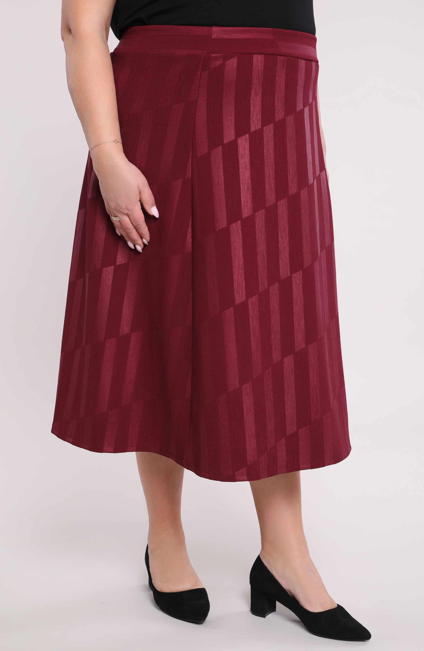Fusta burgundy cu dungi verticale