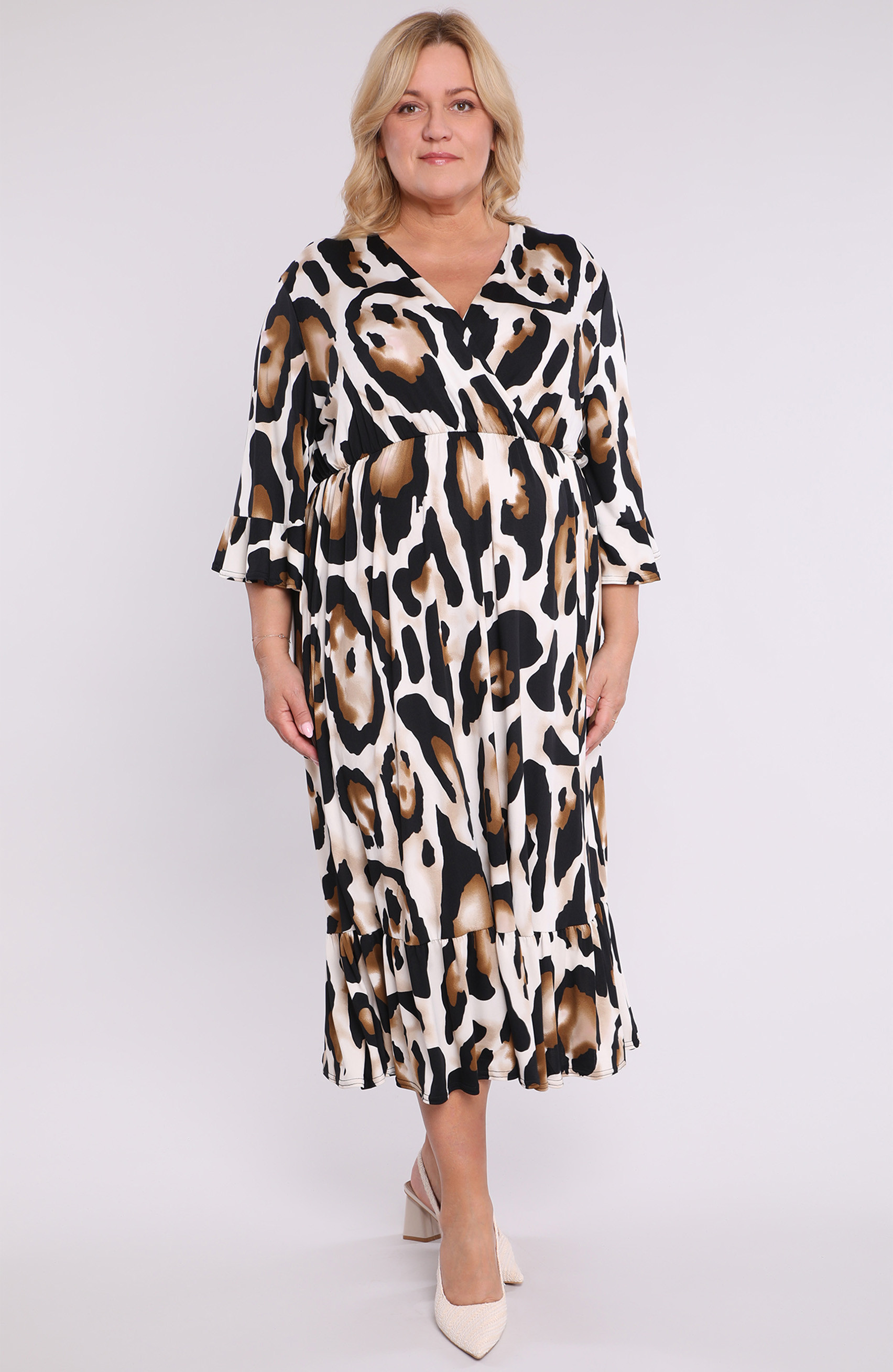 Rochie bej cu model maro