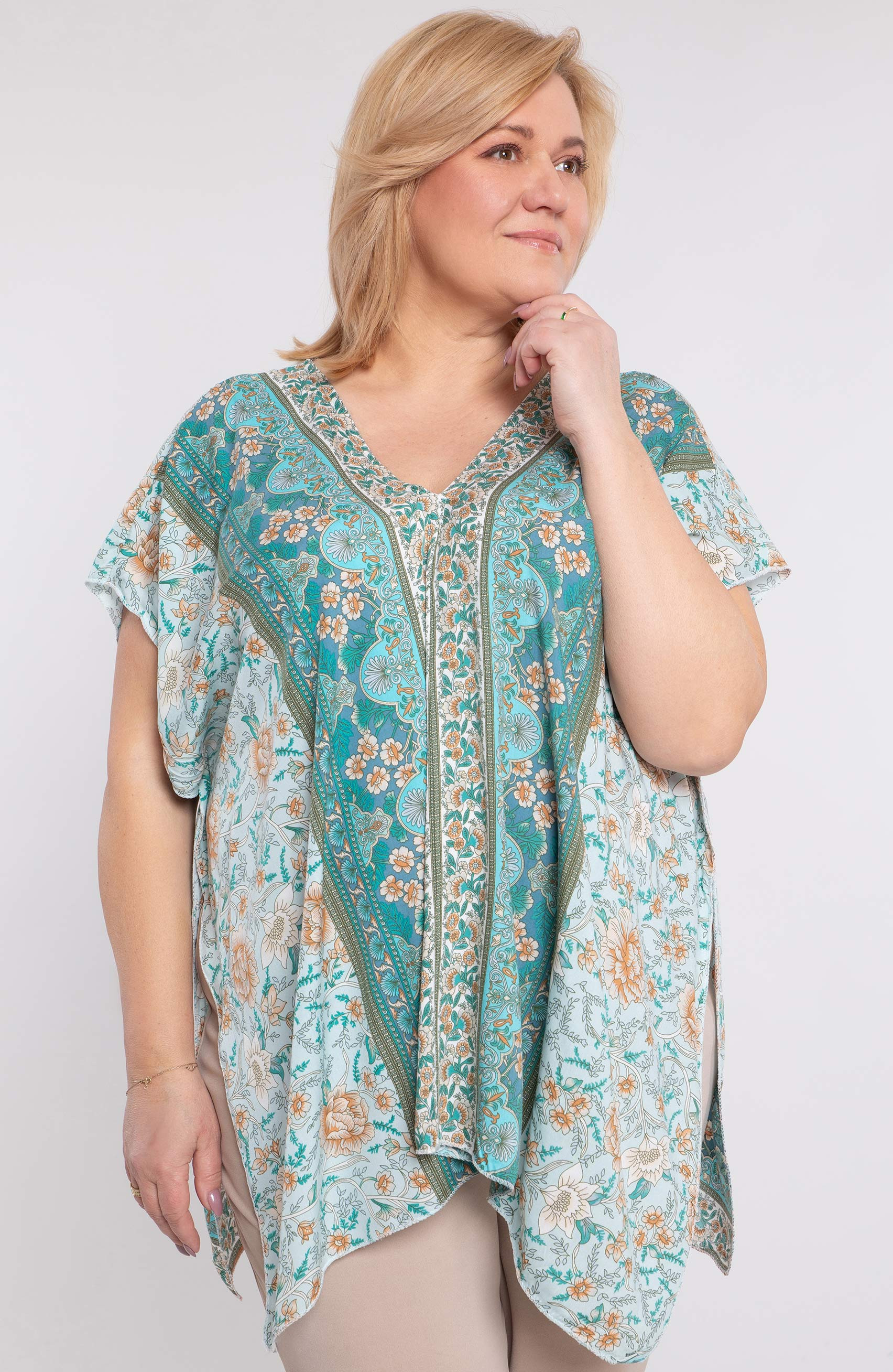 Poncho cu model turcoaz