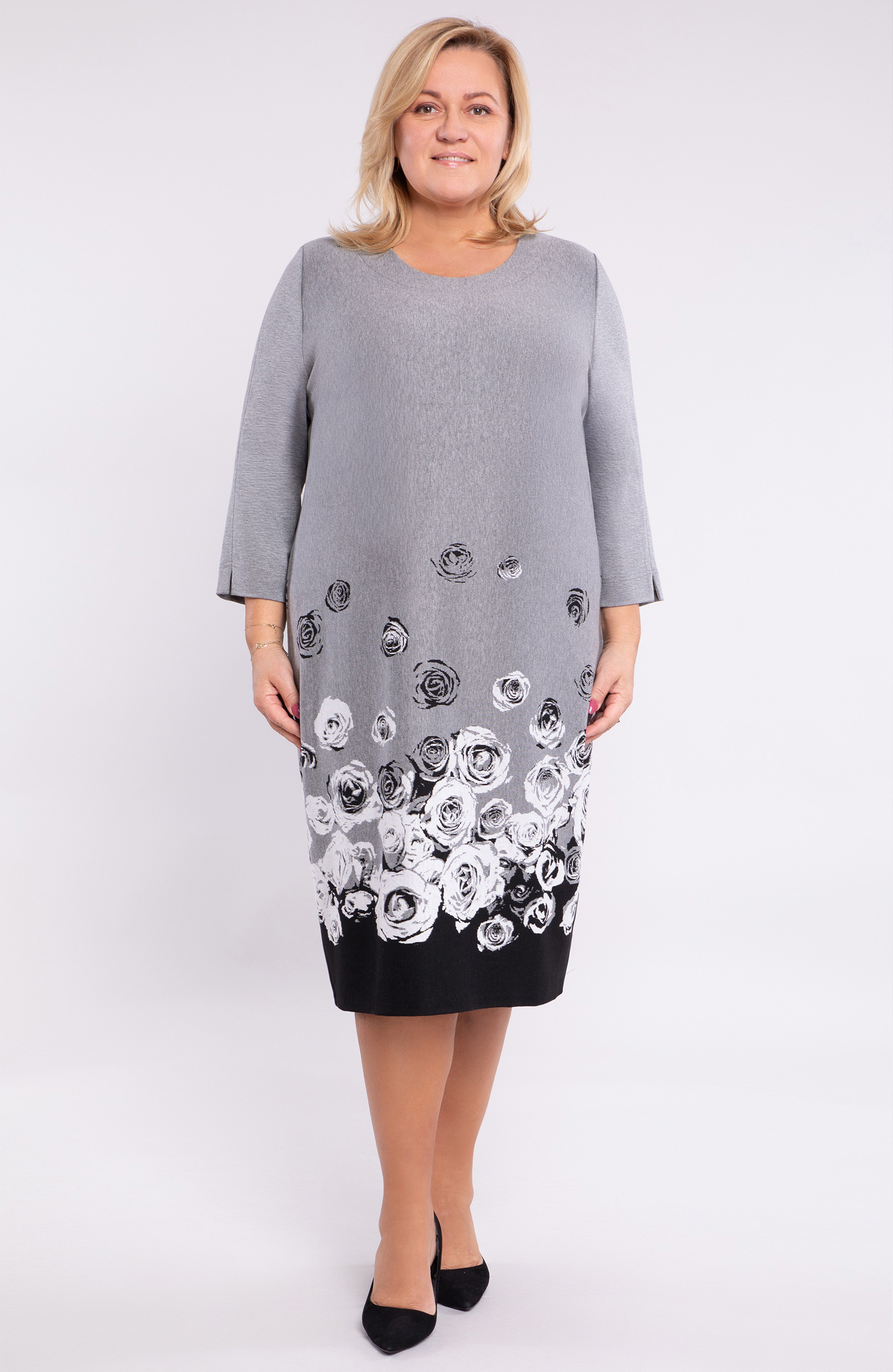 Rochie gri cu rochie cu flori