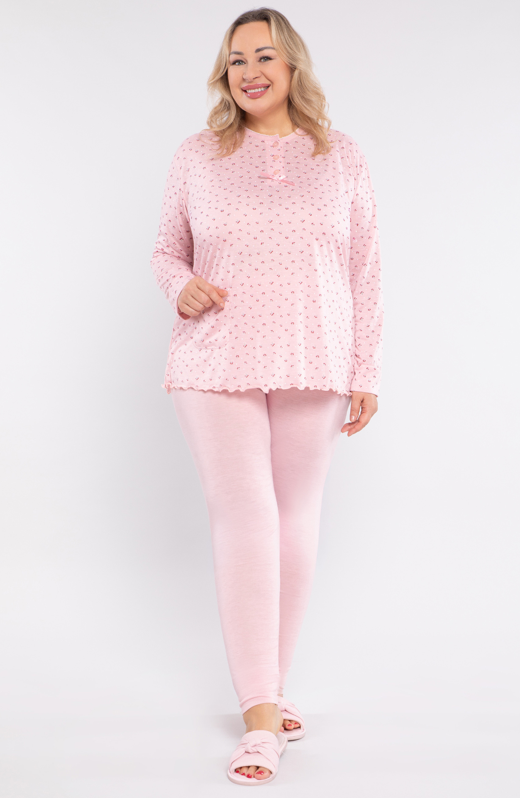 pijama roz cu flori mici